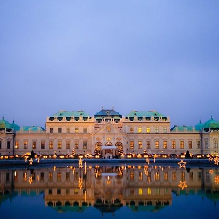 Regal Retreat Intimate Elegance Near Schoenbrunn Palace Viena Exterior foto